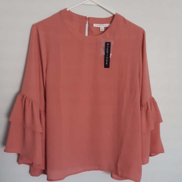 Violet & Claire Tops - 💐NWT Beautiful Ruffle-Sleeve Top💐